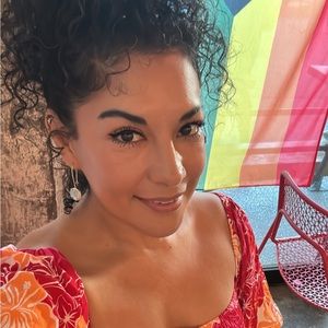 Meet your Posher, Priscilla